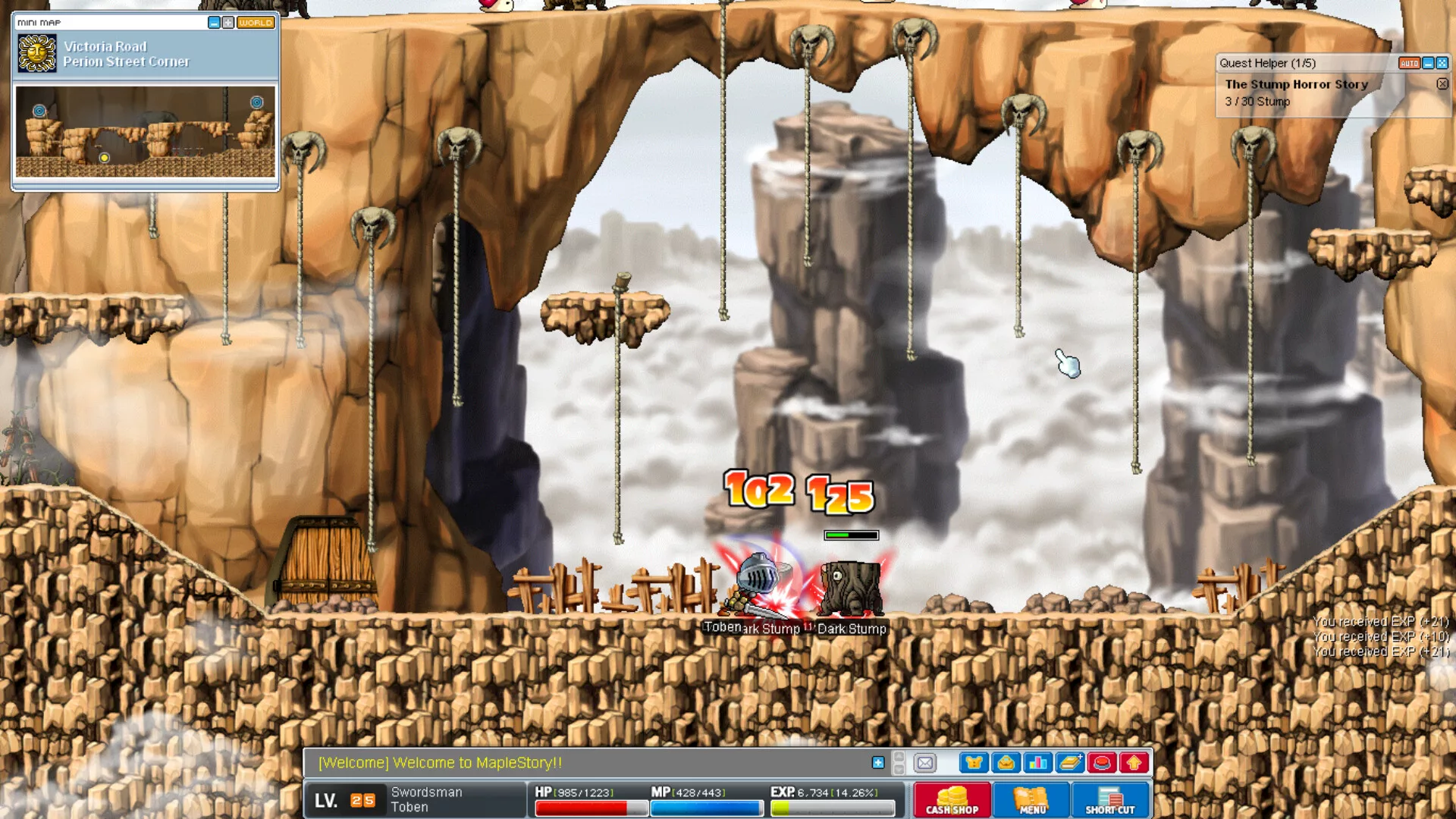 Combate numa zona rochosa de Victoria Island no MapleStory Classic World